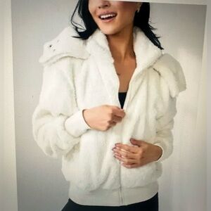 NWOT Savvi Amy Long Sleeve Full Zip Sherpa Jacket with Detachable Hood
